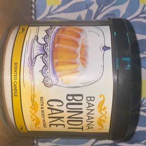 Banana Bundt cake candle